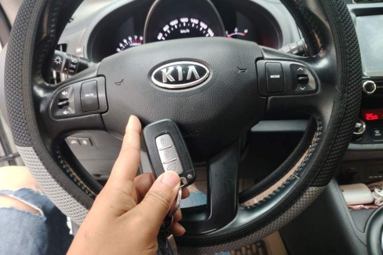 Used Kia Sportage R 2014 2.0L Automatic Two-Wheel Drive DLX Vehicle Key
