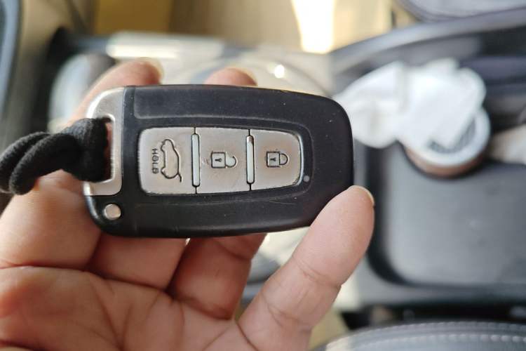 Used Kia Sportage R 2014 2.0L Automatic Two-Wheel Drive Premium Trim Vehicle Key