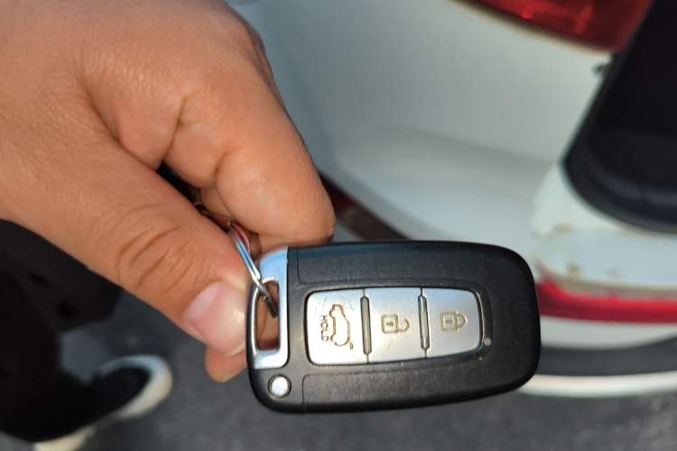 Used Kia Sportage R 2014 2.0L Automatic Two-Wheel Drive GLS Trim Vehicle Key