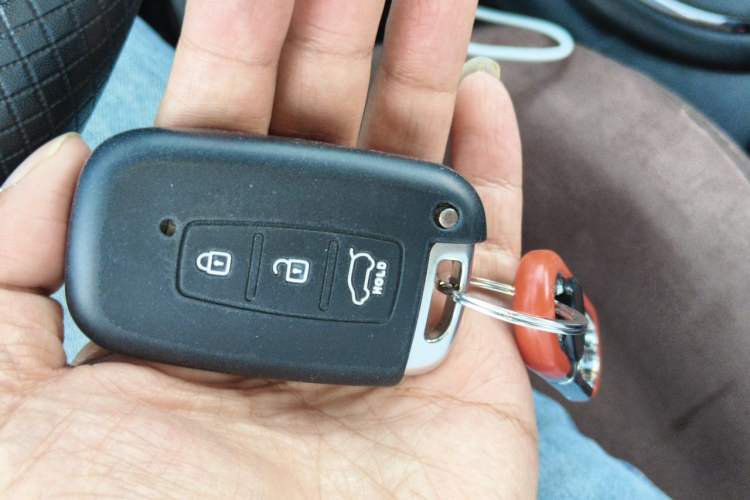 Used Kia Sportage R 2014 2.0L Automatic Two-Wheel Drive GLS Trim Vehicle Key