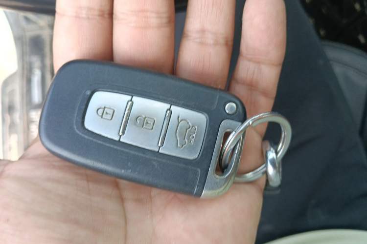 Used Kia Sportage R 2014 2.0L Automatic Two-Wheel Drive GLS Trim Vehicle Key