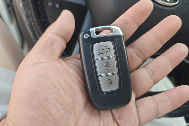 Used Kia Sportage R 2014 2.0L Automatic Two-Wheel Drive GLS Trim Vehicle Key