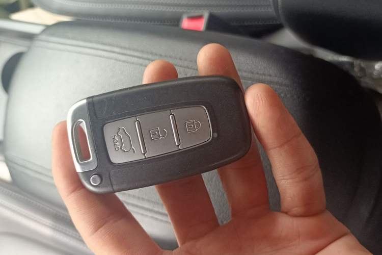 Used Kia Sportage R 2014 2.0L Automatic Two-Wheel Drive GLS Trim Vehicle Key
