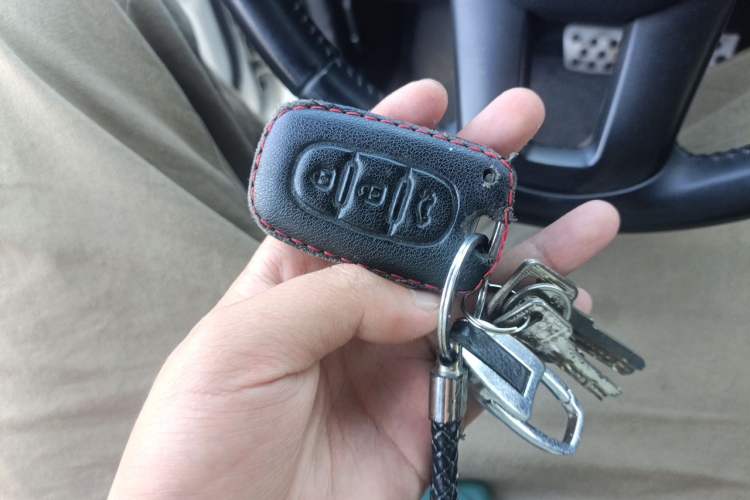 Used Kia Sportage R 2014 2.0L Automatic Two-Wheel Drive DLX Vehicle Key