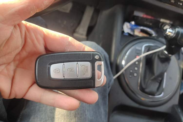 Used Kia Sportage R 2014 2.0L Automatic Two-Wheel Drive DLX Vehicle Key