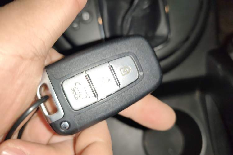 Used Kia Sportage R 2014 2.0L Automatic Two-Wheel Drive GLS Trim Vehicle Key