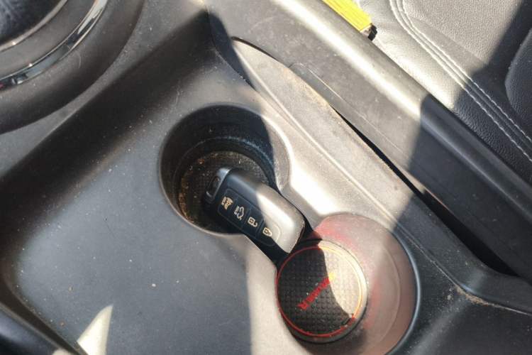 Used Kia Sportage R 2014 2.0L Automatic Two-Wheel Drive DLX Vehicle Key
