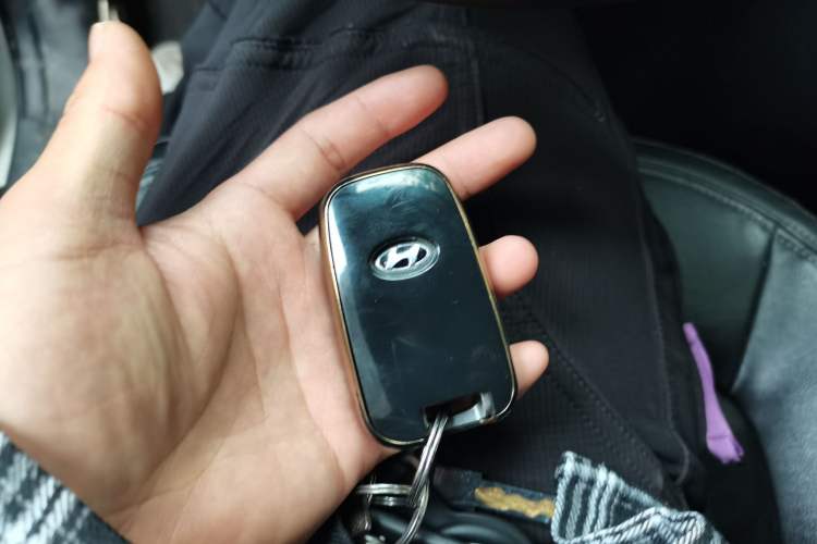 Used Kia Sportage R 2014 2.0L Automatic Two-Wheel Drive GLS Trim Vehicle Key