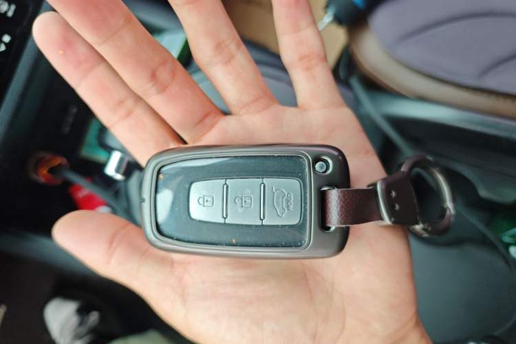 Used Kia Sportage R 2014 2.0L Automatic Two-Wheel Drive DLX Vehicle Key