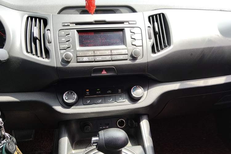 Used Kia Sportage R 2014 2.0L Automatic Two-Wheel Drive GL Audio And AC Panel