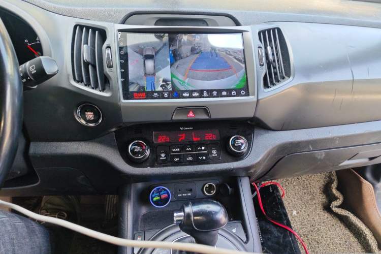 Used Kia Sportage R 2014 2.0L Automatic 4x4 GLS Audio And AC Panel