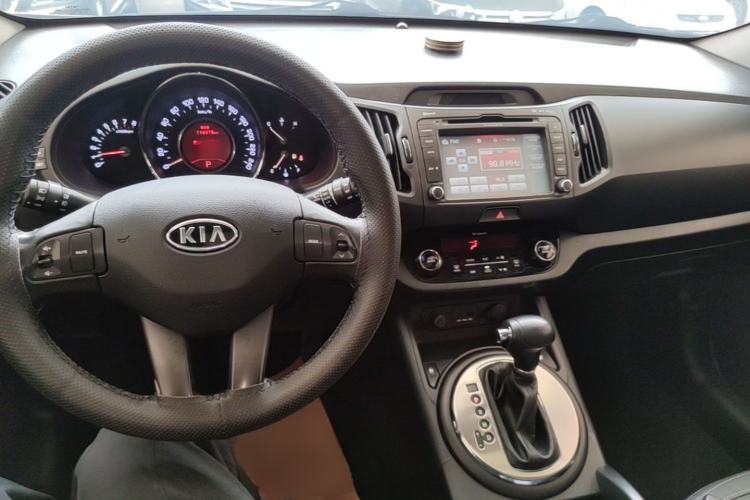 Used Kia Sportage R 2014 2.0L Automatic Two-Wheel Drive Premium Special Center Console