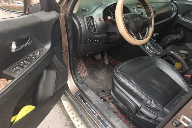 Used Kia Sportage R 2014 2.0L Automatic Two-Wheel Drive DLX Driver Seat