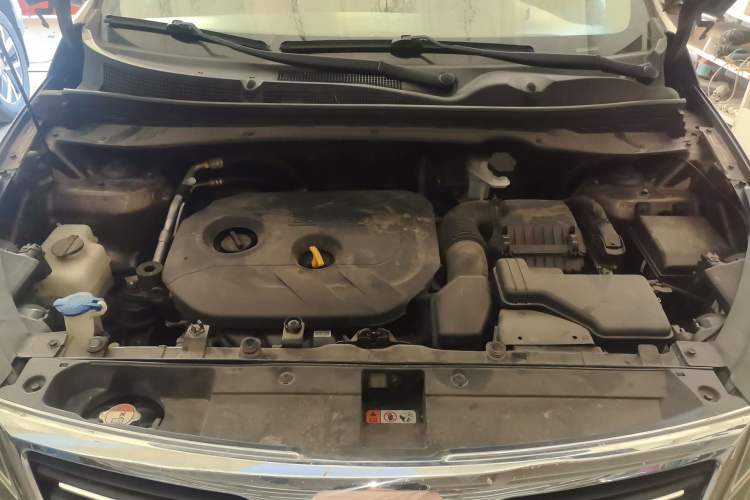 Used Kia Sportage R 2014 2.0L Automatic Two-Wheel Drive DLX Engine Bay