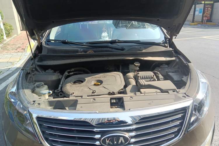 Used Kia Sportage R 2014 2.0L Automatic Two-Wheel Drive DLX Engine Bay