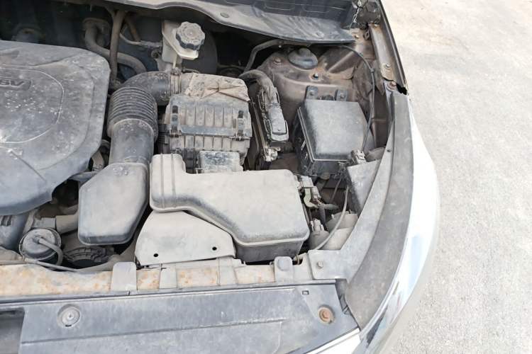 Used Kia Sportage R 2014 2.0L Automatic Two-Wheel Drive DLX Engine Bay Left