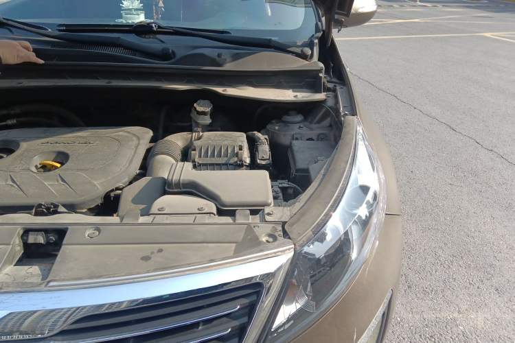 Used Kia Sportage R 2014 2.0L Automatic Two-Wheel Drive DLX Engine Bay Left