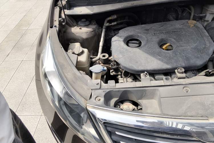 Used Kia Sportage R 2014 2.0L Automatic Two-Wheel Drive GL Engine Bay Right
