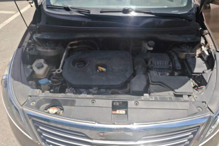 Used Kia Sportage R 2014 2.0L Automatic 4x4 GLS Engine Bay