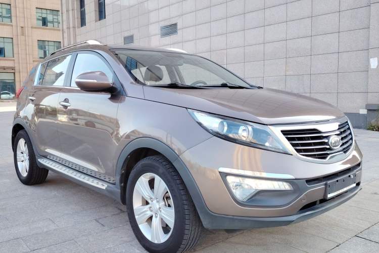Used Kia Sportage R 2014 2.0L Automatic Two-Wheel Drive GLS Trim Exterior 2