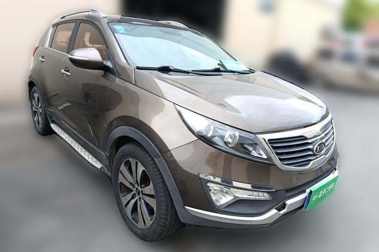 Used Kia Sportage R 2014 2.0L Automatic Two-Wheel Drive DLX Front Right 45 Deg