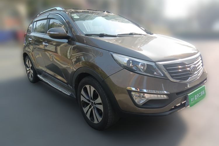 Used Kia Sportage R 2014 2.0L Automatic Two-Wheel Drive DLX Front Right 45 Deg