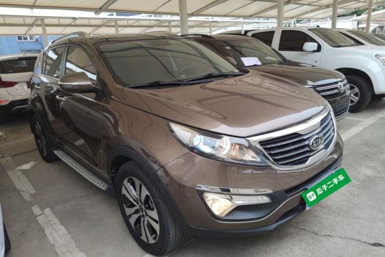 Used Kia Sportage R 2014 2.0L Automatic Two-Wheel Drive Premium Special Front Right 45 Deg