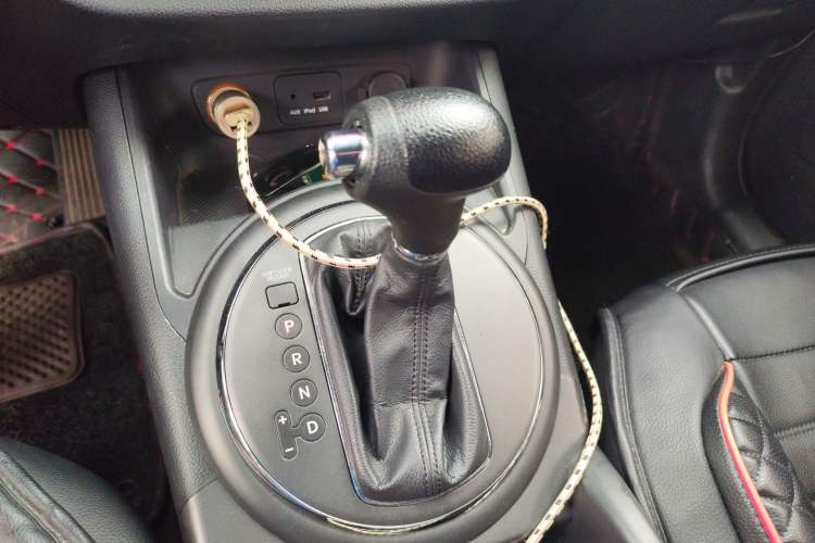 Used Kia Sportage R 2014 2.0L Automatic Two-Wheel Drive GL Gear Lever