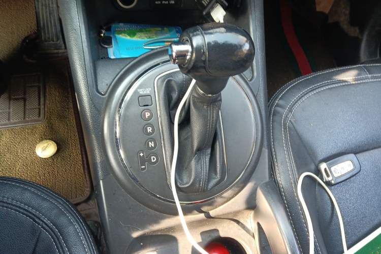 Used Kia Sportage R 2014 2.0L Automatic Two-Wheel Drive DLX Gear Lever