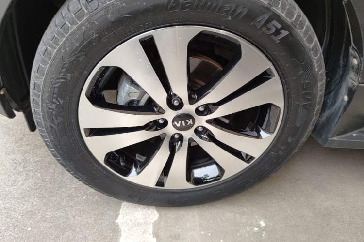 Used Kia Sportage R 2014 2.0L Automatic Two-Wheel Drive Premium Special Left Front Wheel Hub