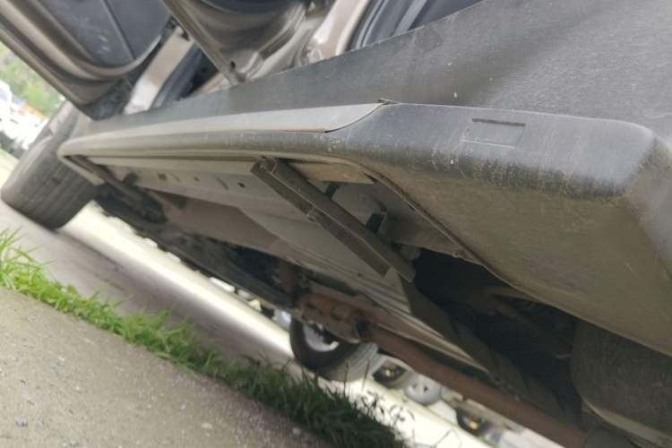 Used Kia Sportage R 2014 2.0L Automatic Two-Wheel Drive DLX Left Side Sill