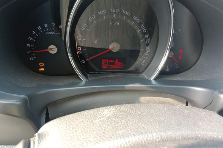 Used Kia Sportage R 2014 2.0L Automatic Two-Wheel Drive DLX Odometer Close Up