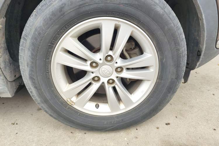 Used Kia Sportage R 2014 2.0L Automatic Two-Wheel Drive GL Right Front Wheel Hub