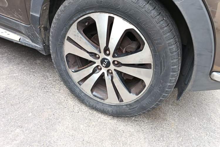 Used Kia Sportage R 2014 2.0L Automatic Two-Wheel Drive DLX Right Front Wheel Hub