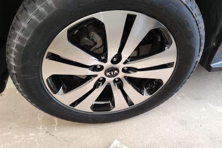 Used Kia Sportage R 2014 2.0L Automatic Two-Wheel Drive Premium Special Right Rear Wheel Hub