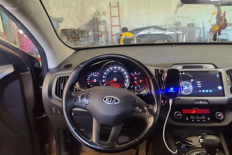 Used Kia Sportage R 2014 2.0L Automatic Two-Wheel Drive DLX Steering Wheel