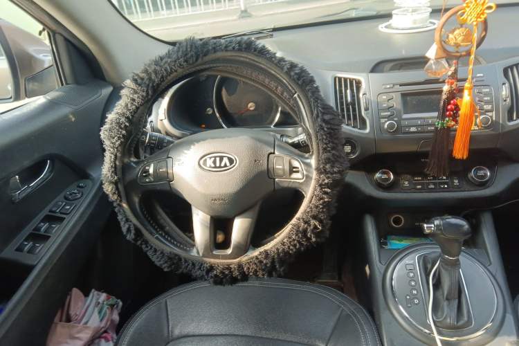 Used Kia Sportage R 2014 2.0L Automatic Two-Wheel Drive DLX Steering Wheel