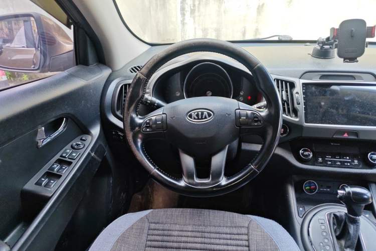 Used Kia Sportage R 2014 2.0L Automatic 4x4 GLS Steering Wheel