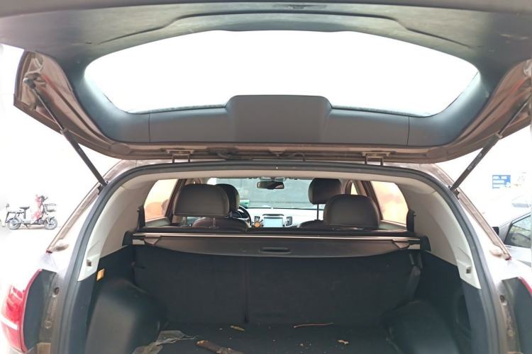 Used Kia Sportage R 2014 2.0L Automatic Two-Wheel Drive DLX Trunk