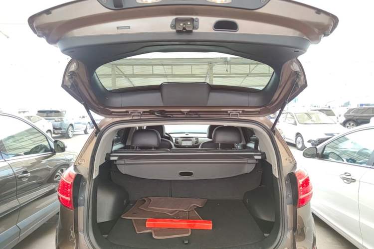 Used Kia Sportage R 2014 2.0L Automatic Two-Wheel Drive Premium Special Trunk