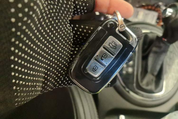 Used Kia Sportage R 2014 2.0L Automatic Two-Wheel Drive DLX Vehicle Key