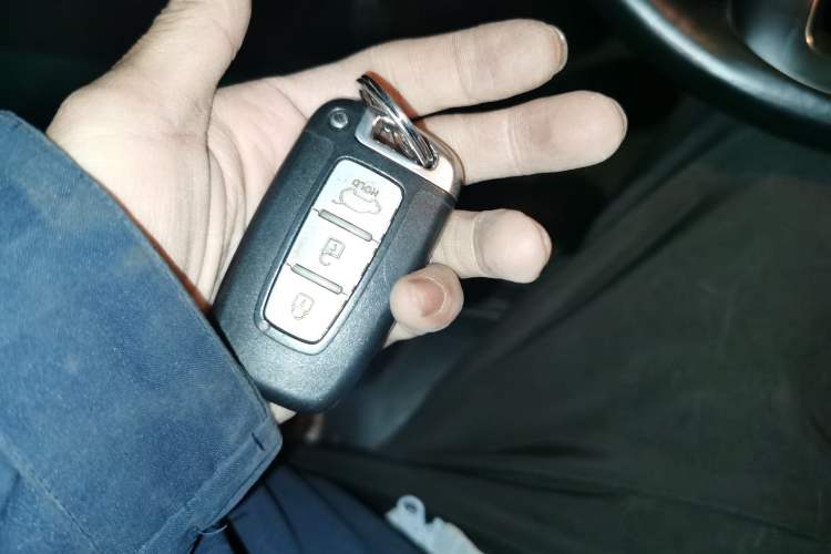 Used Kia Sportage R 2014 2.0L Automatic Two-Wheel Drive Premium Special Vehicle Key