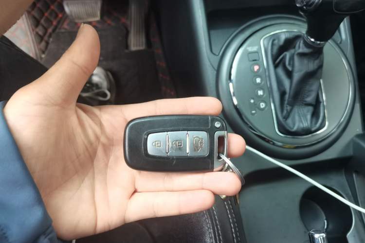 Used Kia Sportage R 2014 2.0L Automatic Two-Wheel Drive DLX Vehicle Key