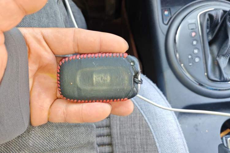 Used Kia Sportage R 2014 2.0L Automatic 4x4 GLS Vehicle Key