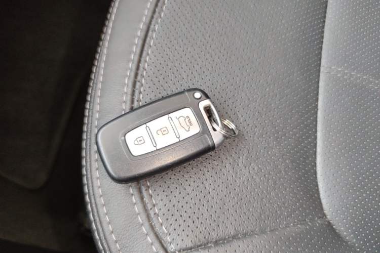 Used Kia Sportage R 2014 2.0L Automatic Two-Wheel Drive Premium Special Vehicle Key