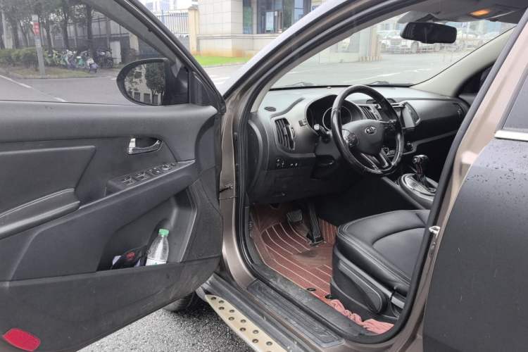 Used Kia Sportage R 2015 2.0L Automatic Two-Wheel Drive DLX Model Driver Seat