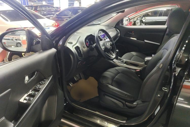 Used Kia Sportage R 2015 2.0L Automatic Two-Wheel Drive DLX Model Driver Seat