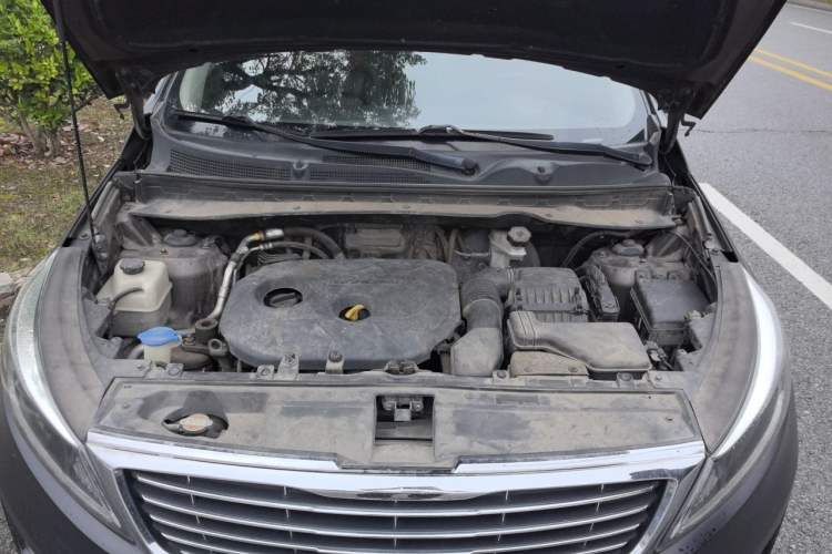 Used Kia Sportage R 2015 2.0L Automatic Two-Wheel Drive DLX Model Engine Bay