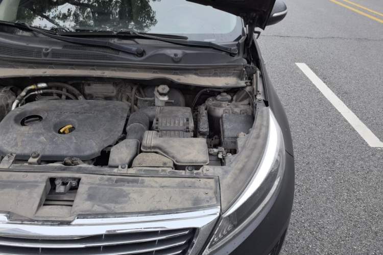 Used Kia Sportage R 2015 2.0L Automatic Two-Wheel Drive DLX Model Engine Bay Left