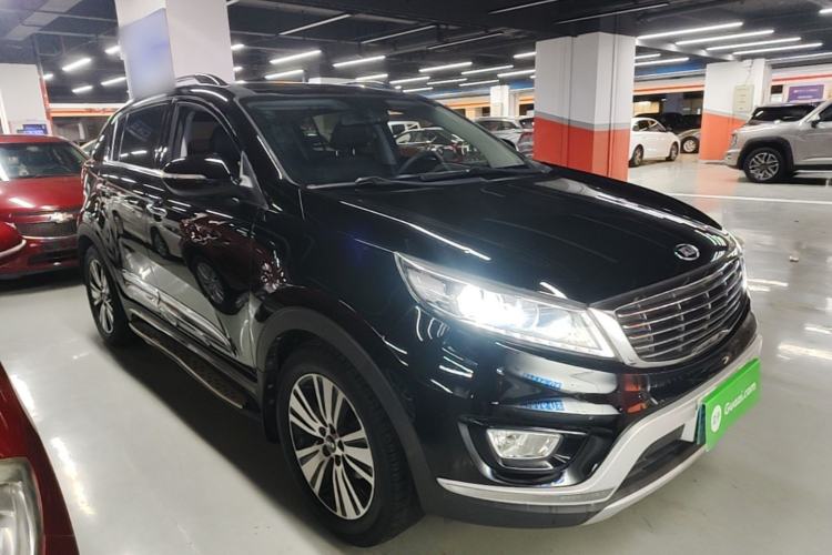 Used Kia Sportage R 2015 2.0L Automatic Two-Wheel Drive DLX Model Front Right 45 Deg